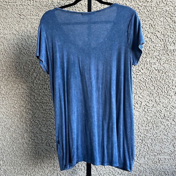 Harlow & Graham Twist Front T-Shirt - Picture 4 of 11